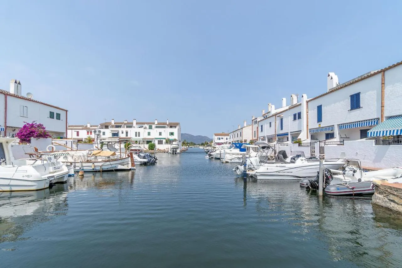Tatil Evi Casa Con 3 Habitaciones Amarre Y Wifi Ref 195 Empuriabrava